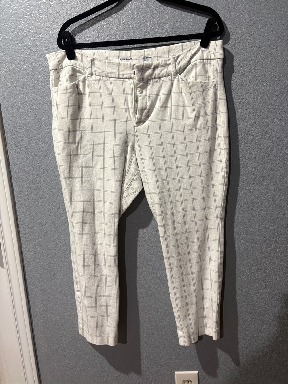 Old Navy White Plaid Cropped Dress Pants
